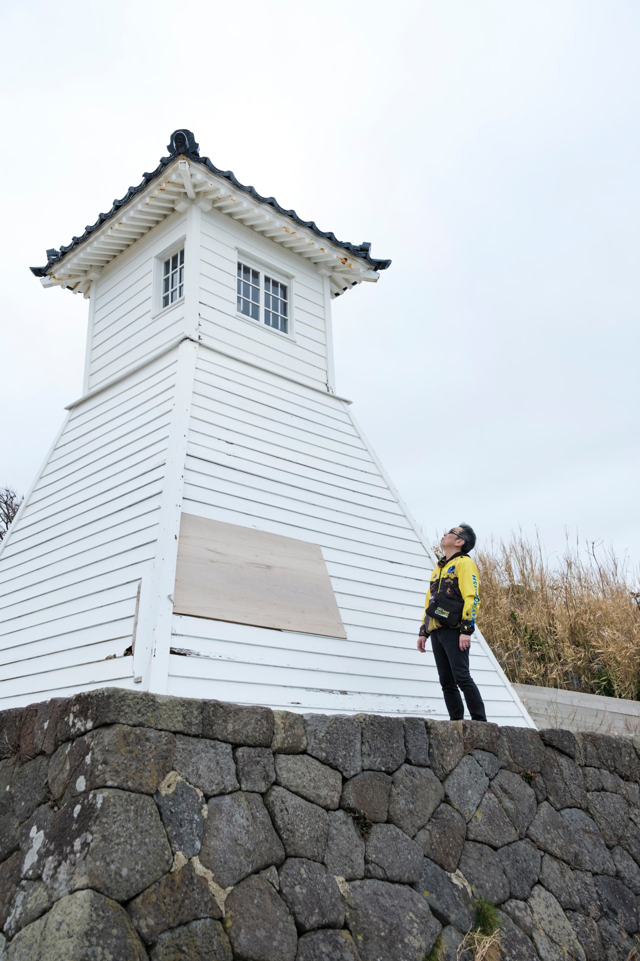 愛らしい木造の旧福浦灯台。