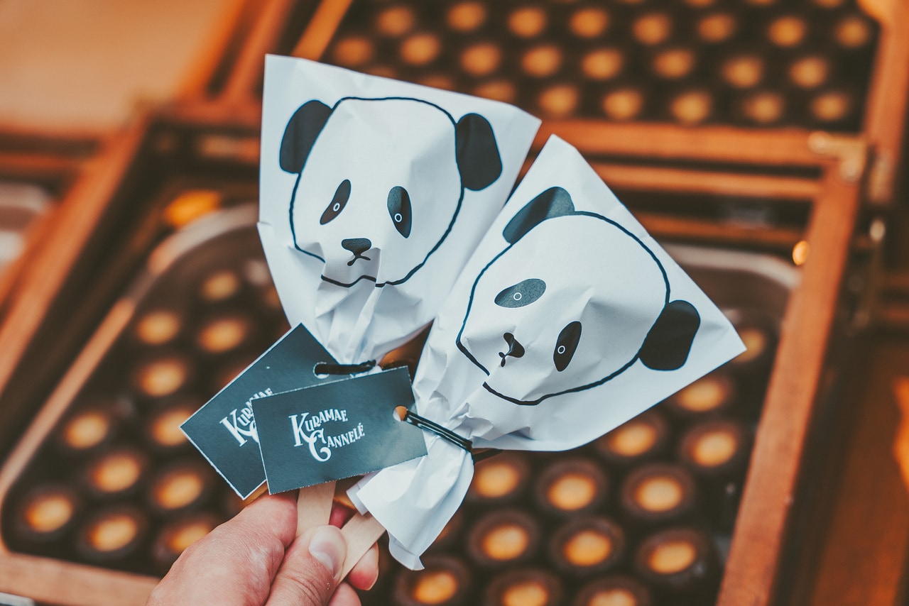 パンダパッケージカヌレ 1個378円／クラマエカヌレ（エキュート上野店限定）©KURAMAE CANNELE エキュート上野店