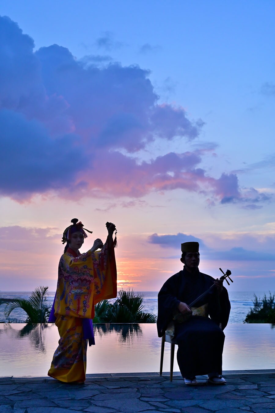 琉球舞踊と謡を楽しむ特別な体験もアレンジ可能 (事前に要予約)。