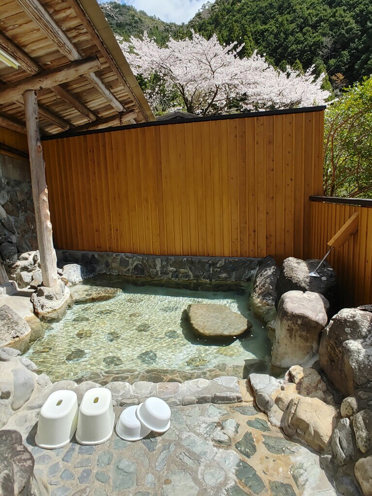 神湯荘［奈良／上湯温泉］貸切露天風呂美肌の湯。