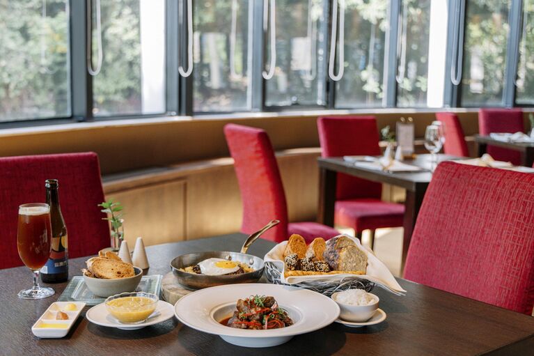 定番マカオ料理を、ヘルシーで洗練された一皿にアレンジ。