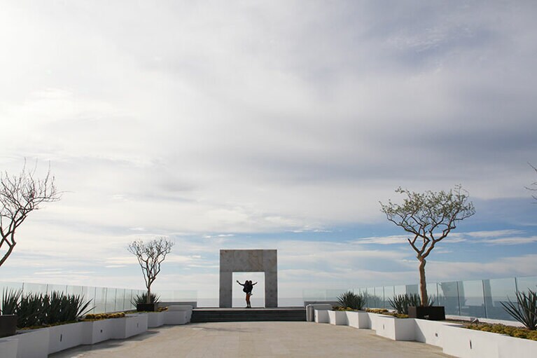 「ブラン ウインド」の向こうに見えるのは水平線！ 4泊以上のカップルは事前に予約すればセレモニーを無料でおこなうこともできる。