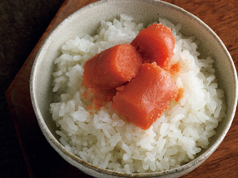 ブランド米：「とちぎの星」（栃木）5kg 5,240円（参考価格）。
ご飯のおとも：化粧箱入り辛子明太子 紡」 222g 4,320円／博多料亭 稚加榮