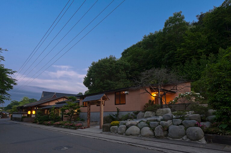 那須温泉 五ッ星源泉の宿 大鷹の湯［栃木／西那須温泉］全景。