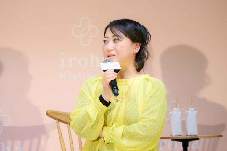 「50代になって体にガタがきているので、今日は先生からいろいろ学びたい」と友近さん。