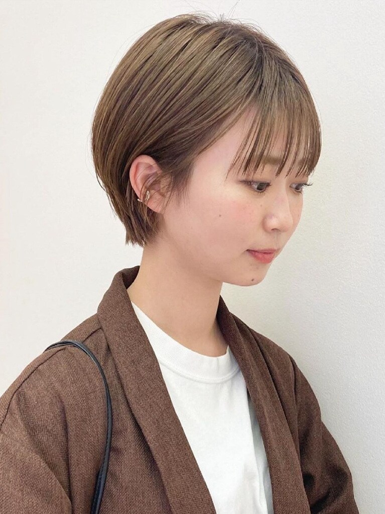 小顔効果抜群！ 甘さ控えめなストレートショート。