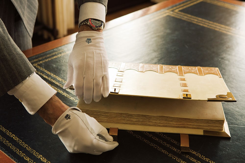 来賓者名簿“ゴールデンブック”には、オランダ公式訪問の際に同社を訪れた王室、皇室、各国首脳などのサインが。