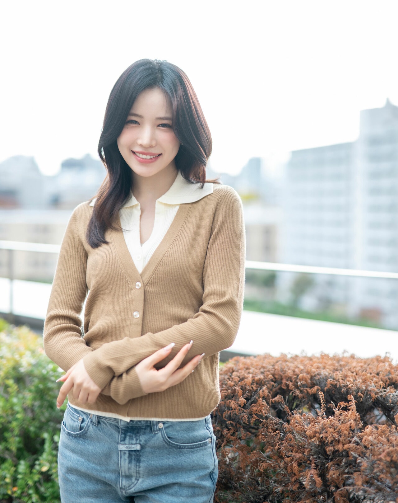 小さな頃から絵を描いたり、物語を読むのが大好きだったという。