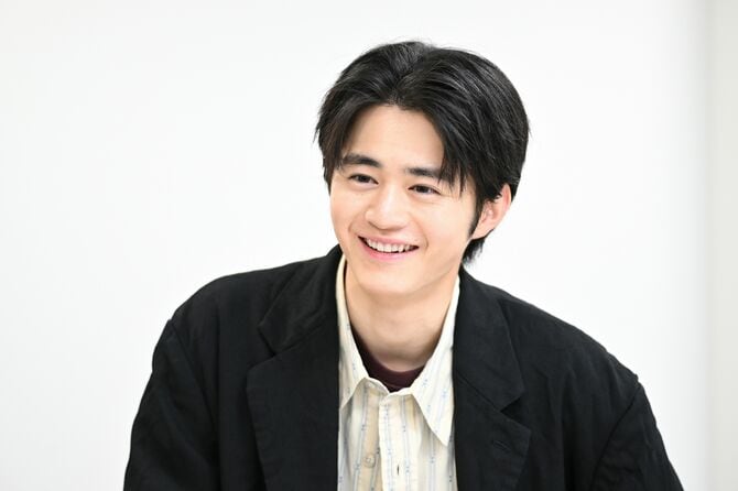 鈴鹿央士さん ©︎石川啓次/文藝春秋