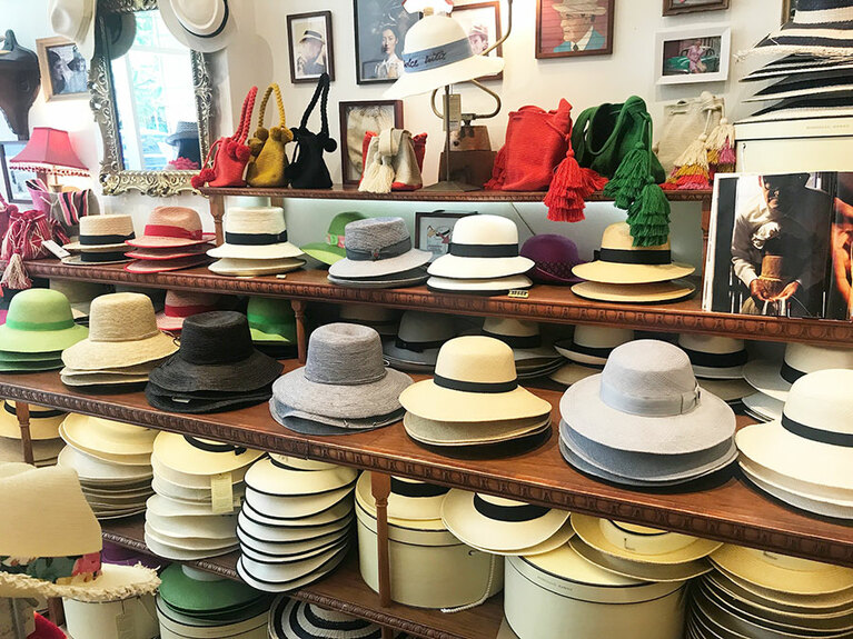 初めてなら、ベーシックなタイプのパナマハットがおすすめ。合わせやすいです。