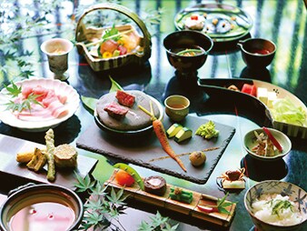 【渓谷に佇む隠れ宿 峡泉】