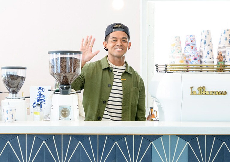 コーヒーバーで待ってるよ！