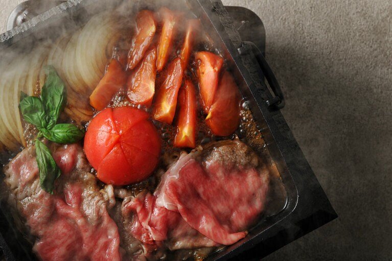 界 阿蘇［大分／瀬の本温泉］特別会席 トマトすき焼き。