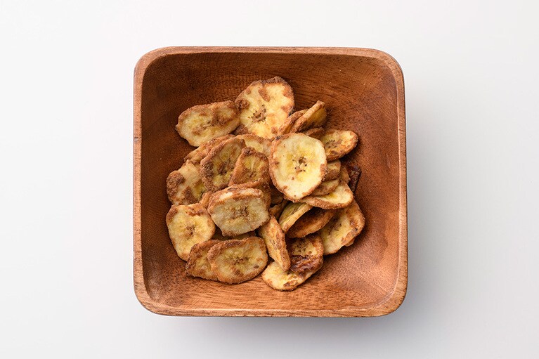 【鹿児島県】おじぃとおばぁが仲良く手作り てしま の「黒糖BANANA」。