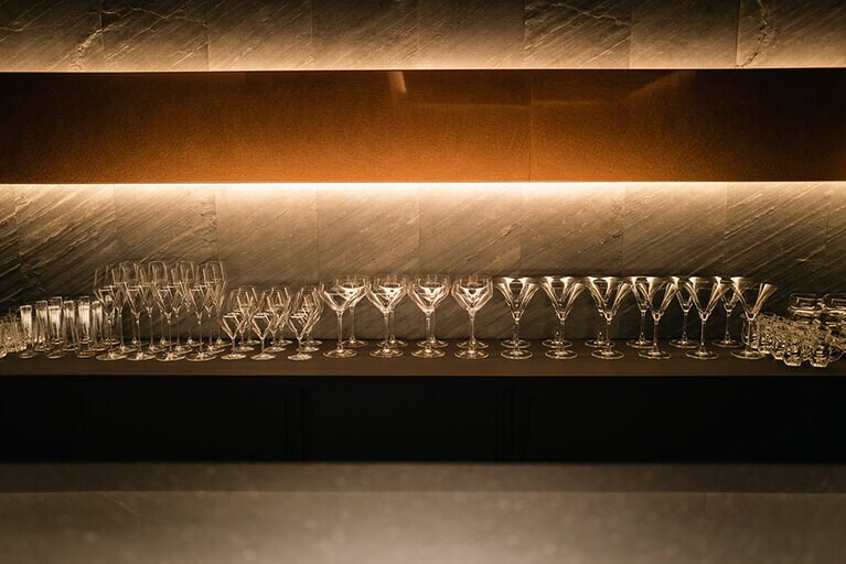 パフェバーのイメージを覆すような、落ち着いた店内。