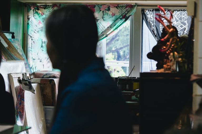 順子さんのアトリエを擁するマンションは、都心にありながら、緑に恵まれた環境に立地する。