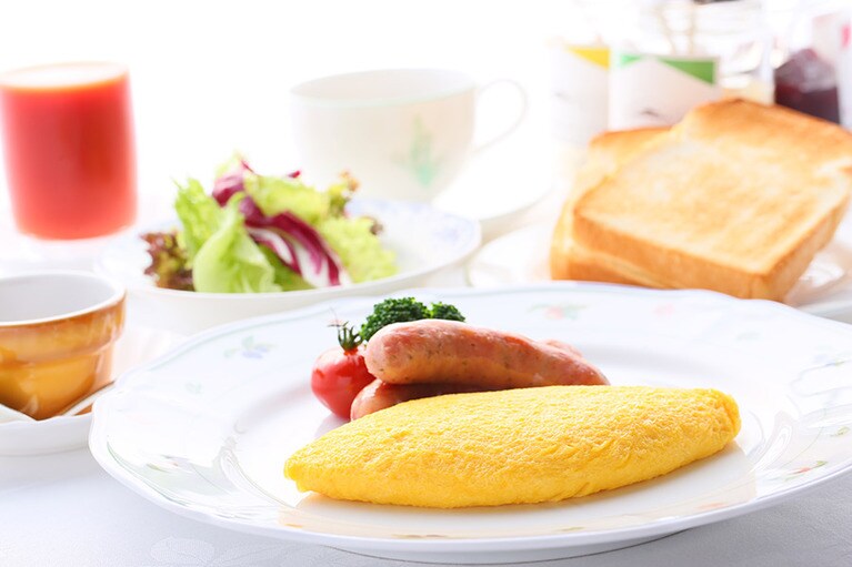 メインダイニングの洋朝食。ジャムやジュースも厳選されている。