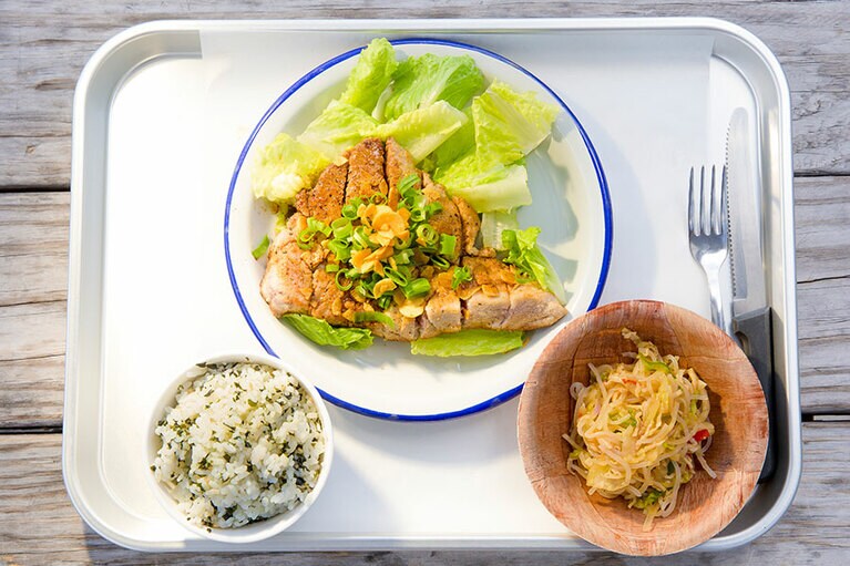 ガーリック アヒ ステーキ 16ドル。