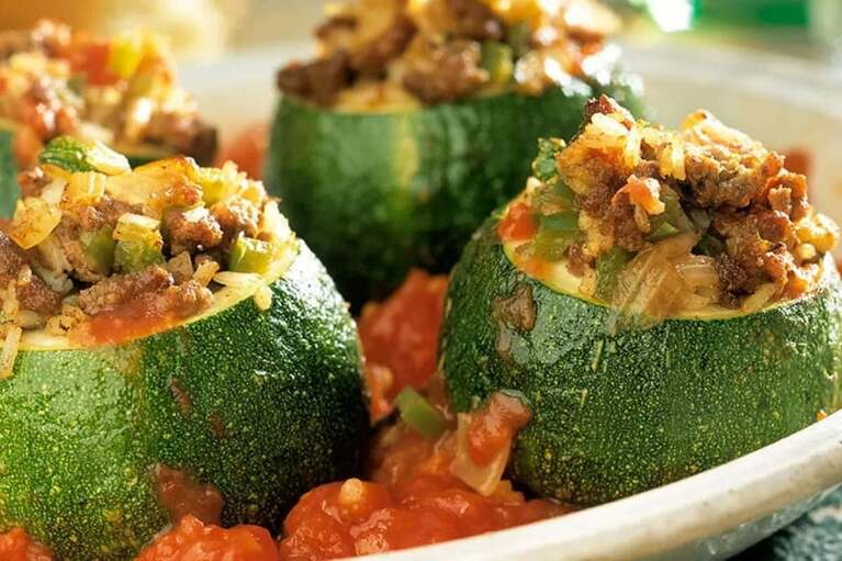 肉詰めに良く使われる丸い形のズッキーニ。キュートな見た目とボリューミーな食べ応えで子供にも大人気。