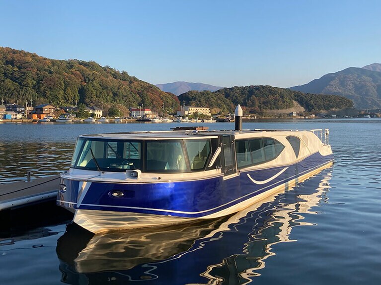 【福井県】電池推進遊覧船。