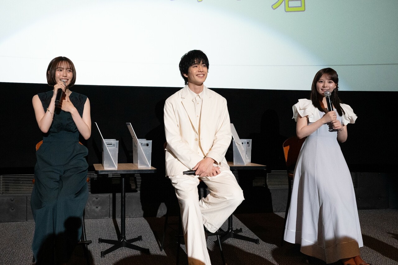 左から、秋田汐梨さん、中沢元紀さん、齊藤なぎささん。