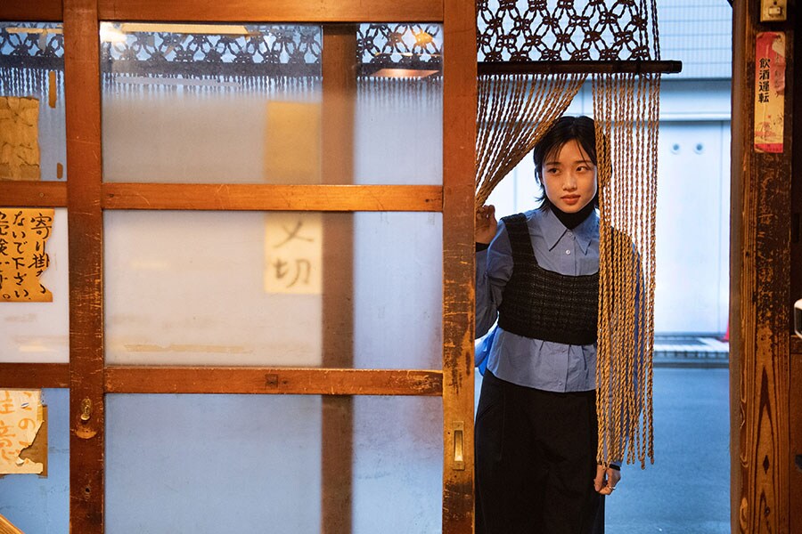 河合優実と東京はしご酒② 創業118年の老舗「みますや」で語る “おとな”になった私の家族と仕事