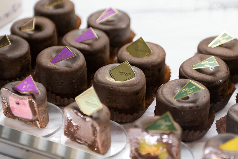 店内には沢山のショコラ・スイーツが。