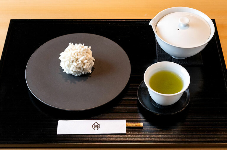 「雪餅」飲み物付き1,969円。2月14日（土）まで。