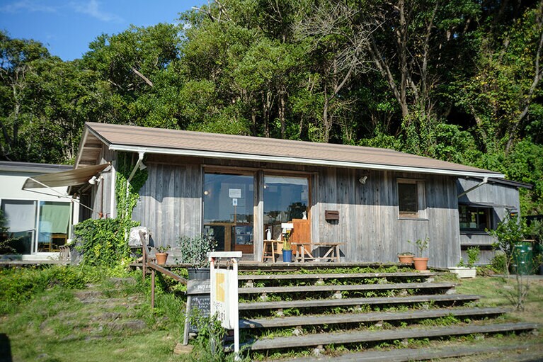 串本町にある本州最南端のベーカリー「nagi」。