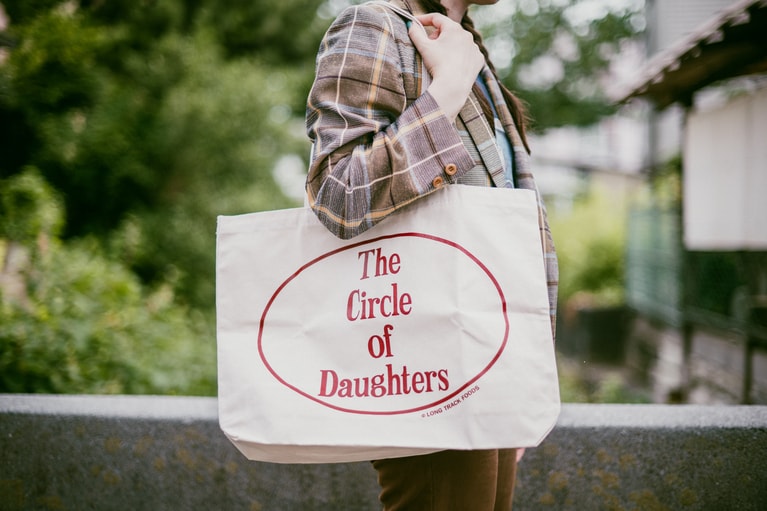 BIG CIRCLE LOGO キャンバストートバッグ 3,630円。