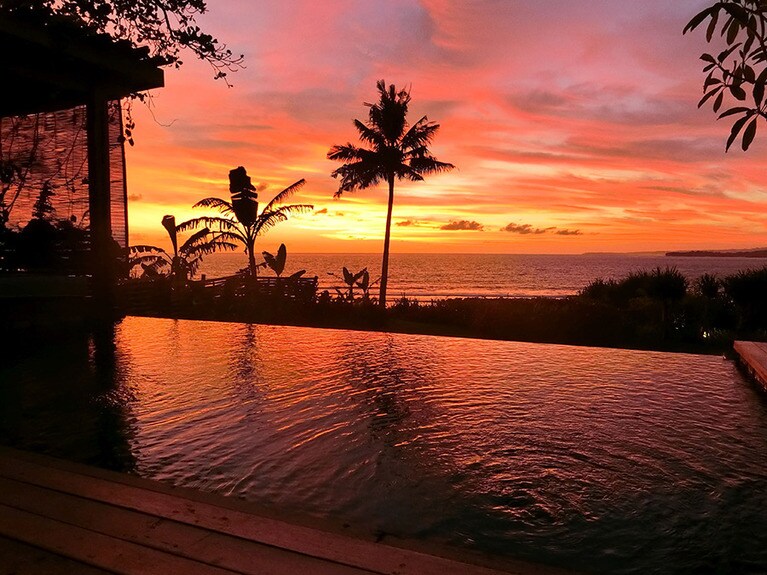 夕方には日没、夜には満天の星。プライベートルームから眺める風景はいつ見ても飽きない。