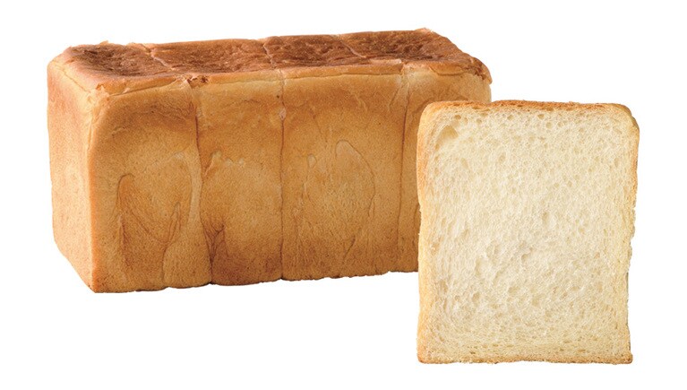 ［Boulanger Lunettes(ブーランジェ リュネット)］ハナマンテンブレッド100〈1本2斤〉540円。