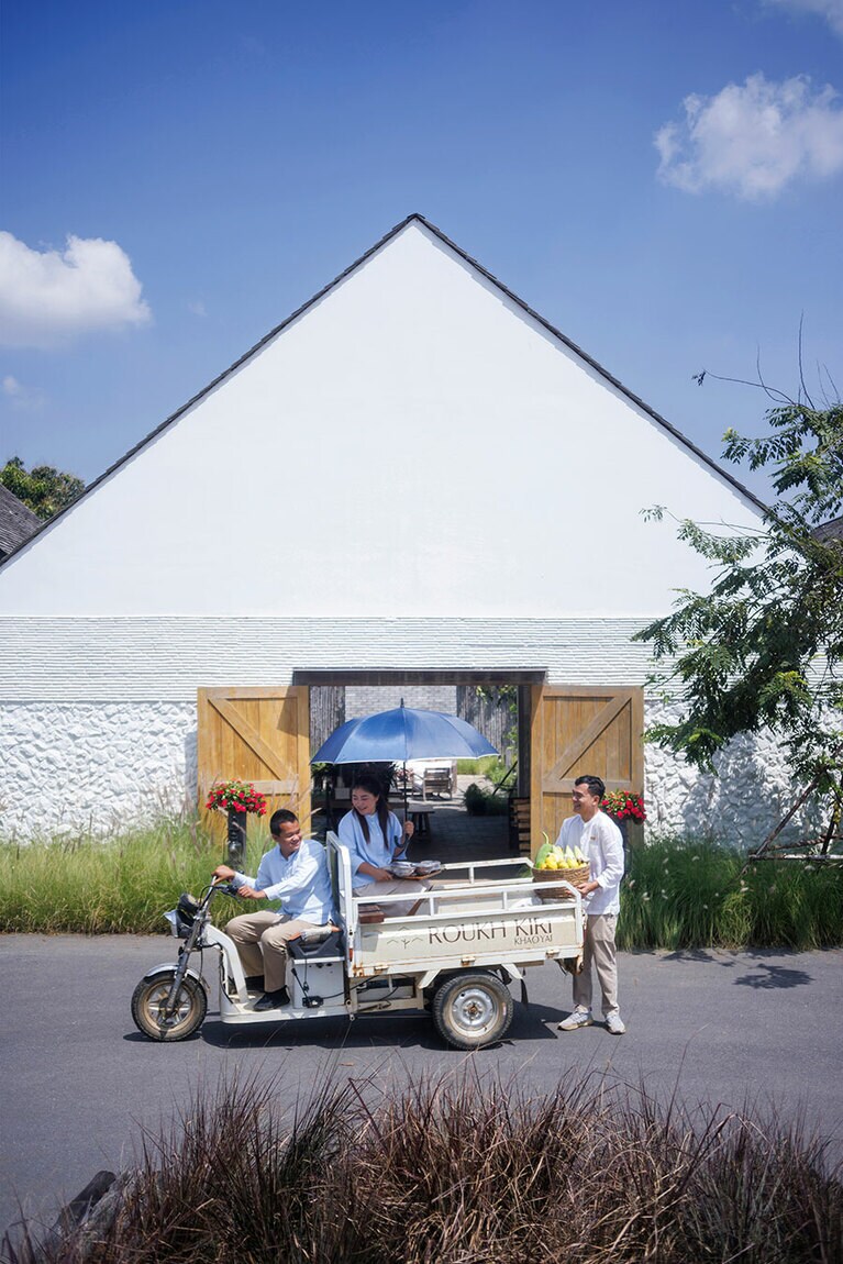 グランピングのケータリングは三輪トラックで。