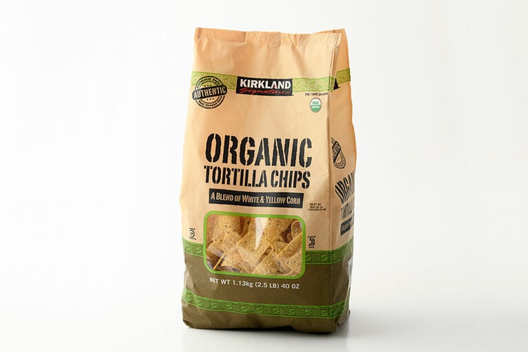 KIRKLAND SIGNATURE「有機 トルティーヤ チップス」646円(1.13kg)。