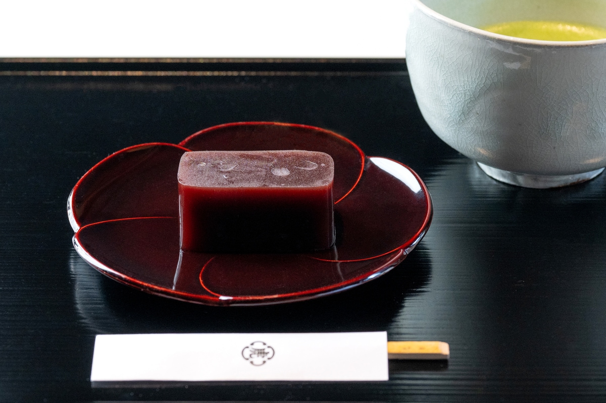 とらやの新春和菓子、菓寮でできたて体験を