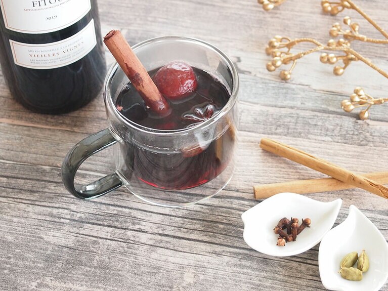 薬膳スパイス入りホットワイン。