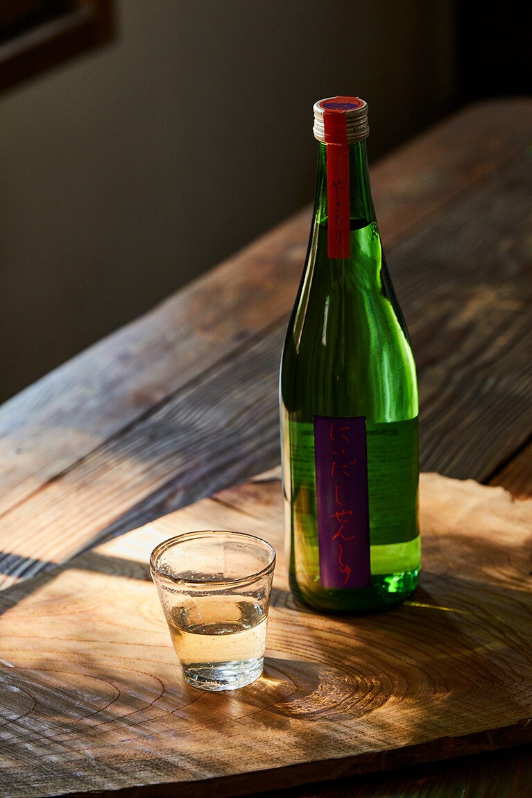 パタゴニア プロビジョンズの日本酒「しぜんしゅ-やまもり 2023」（仁井田本家）。Taro Terasawa(C)2023Patagonia, Inc.　