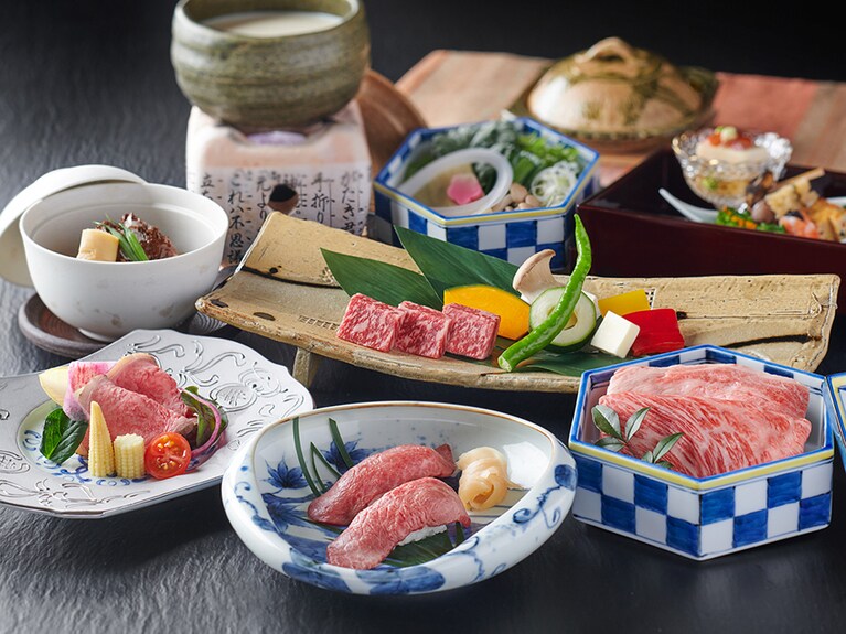 旅館紅鮎［滋賀／尾上温泉］近江牛づくし会席イメージ。