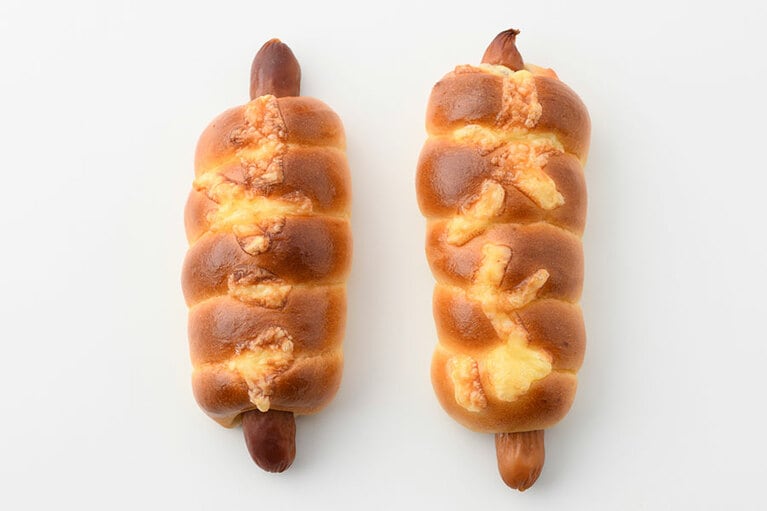 デンマークソーセージロール 270円。