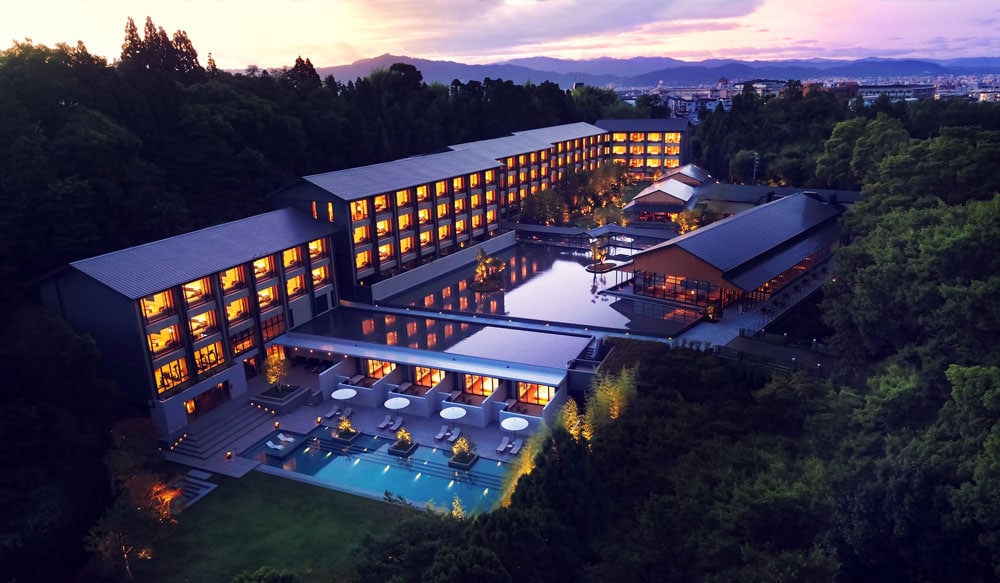 洛北に開業した「ROKU KYOTO, LXR Hotels & Resorts」。ヒルトンのラグジュアリーブランド「LXRホテルズ＆リゾーツ」がアジア太平洋地域初進出。