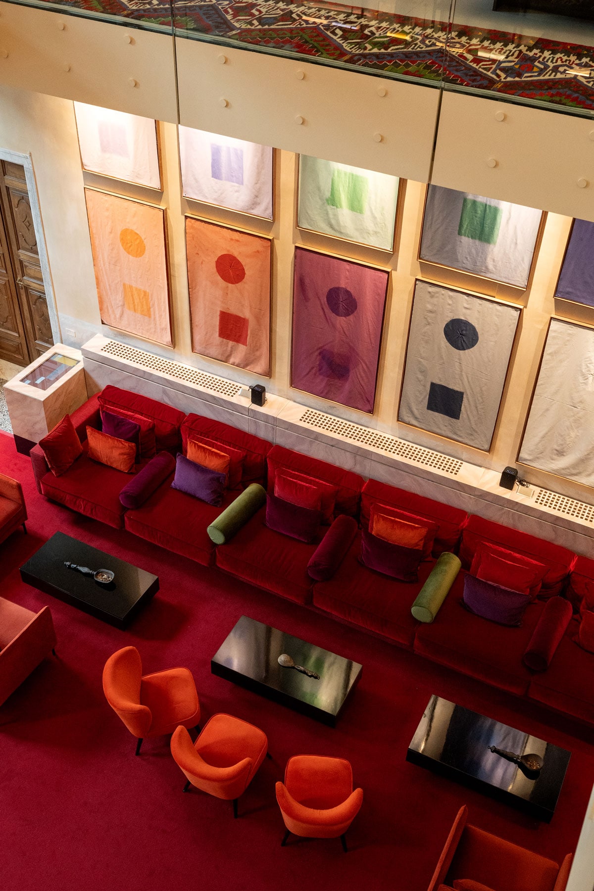 17時から23時まで営業するラウンジバー「サローネ・ドゥラッツォ」。