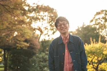 NHK「みいつけた！」のサボさん役 俳優・佐藤貴史の知られざる