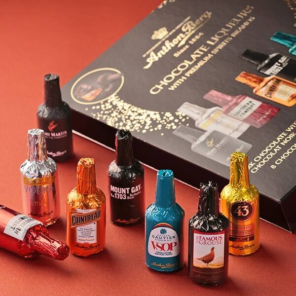 アンソンバーグ リカーアソートチョコレート 8個／1,598円（税込）。