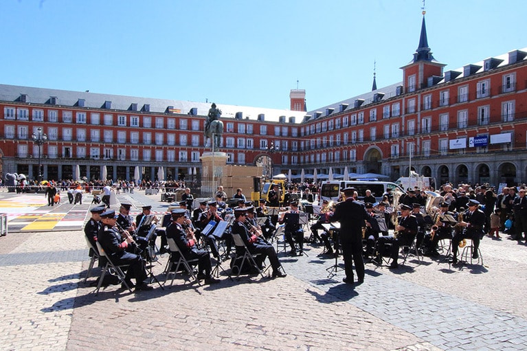 マヨール広場の青空オーケストラ。広場全体を和やかな雰囲気にしてくれていた。