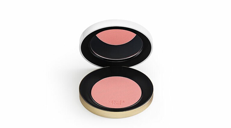 【チーク部門 4位】ローズ エルメス ファー ア ジュ プードル ソワイユーズ 37 9,020円、レフィル 5,390円／エルメスジャポン