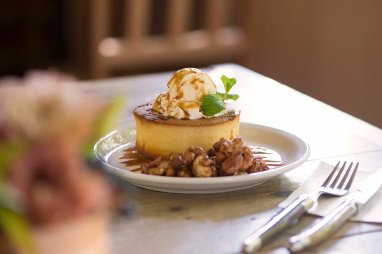 厚焼きパンケーキ キャラメルソース 700円(税込)。