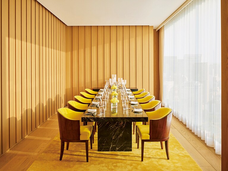 10名まで着席できるプライベートダイニングルームもある。