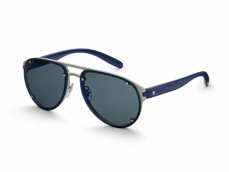 「ブルガリマン」サングラス メタル 46,750円。