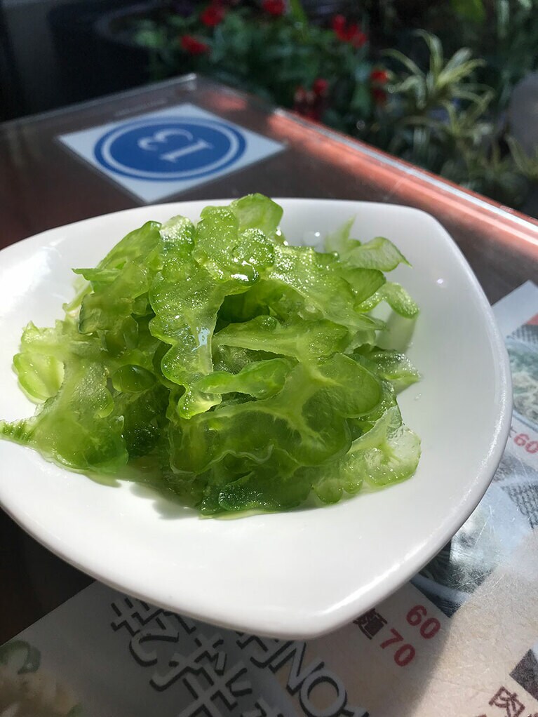 翡翠青苦瓜 50元。