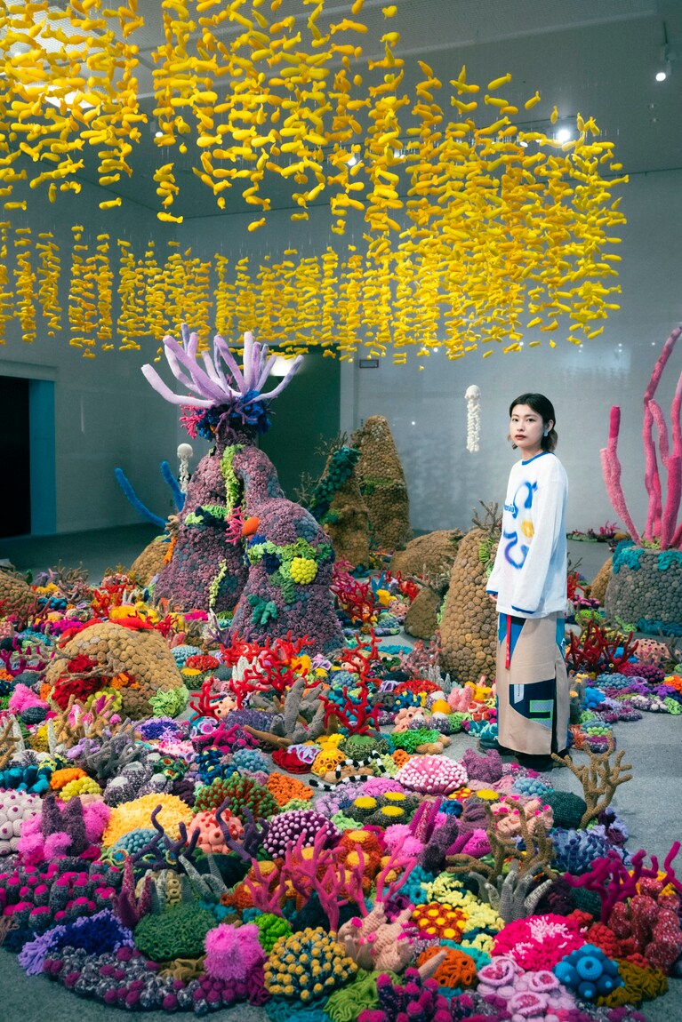 「この色彩と造型に惹かれました」ムルヤナ（Mulyana）《海流と開花のあいだ》 2019-。ムルヤナはインドネシア出身のアーティストだ。